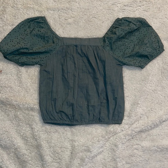 Bought from a boutique, never been worn, size medium. No rips! - Picture 2 of 2